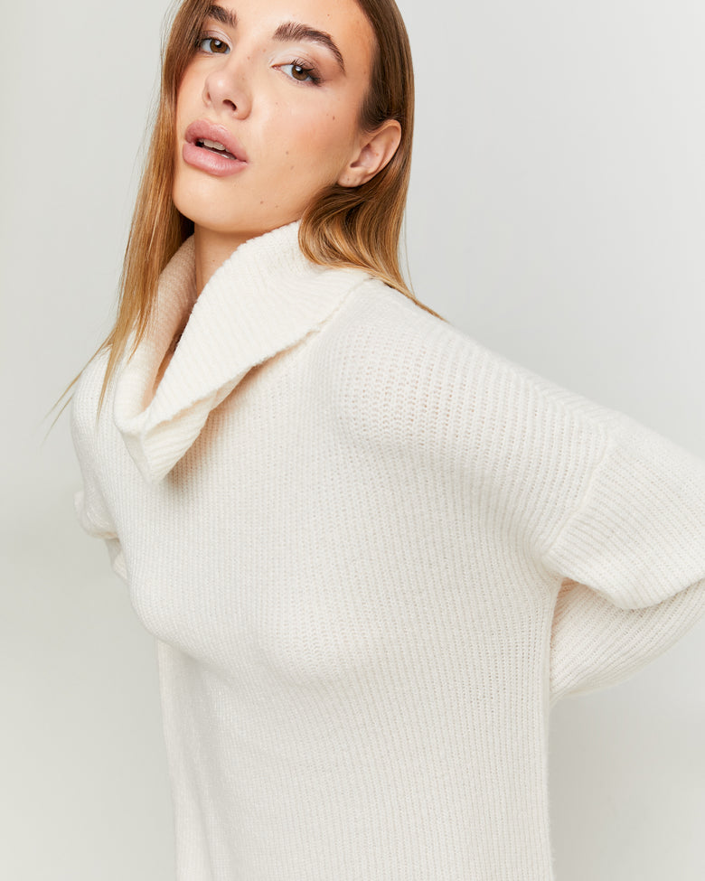 Dress with Loose Turtle Neck | Cream