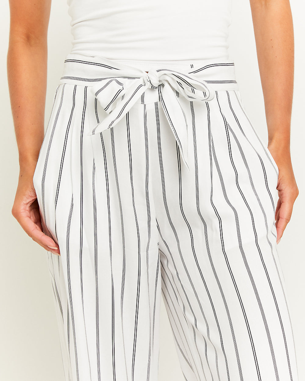 Wide Leg Trousers with Elastic Waist | White-Black