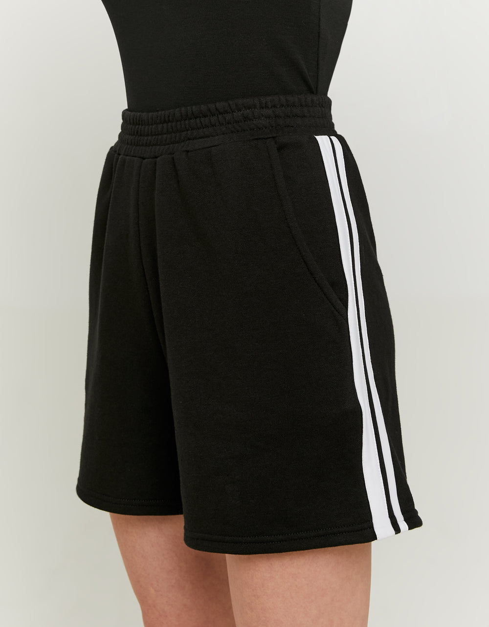 Basic Sporty Shorts | Black