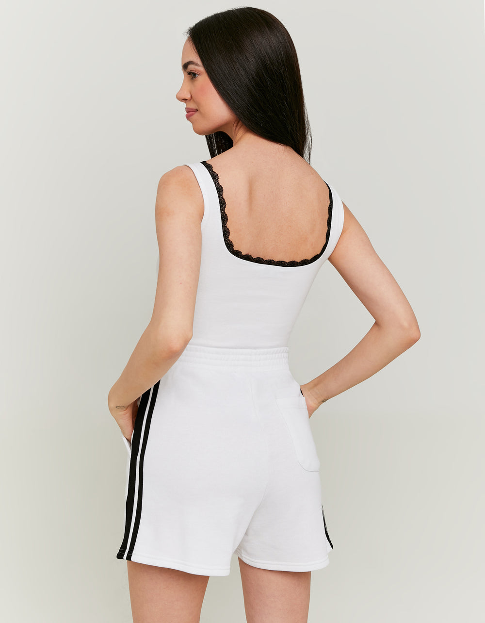 Basic Sporty Shorts | White