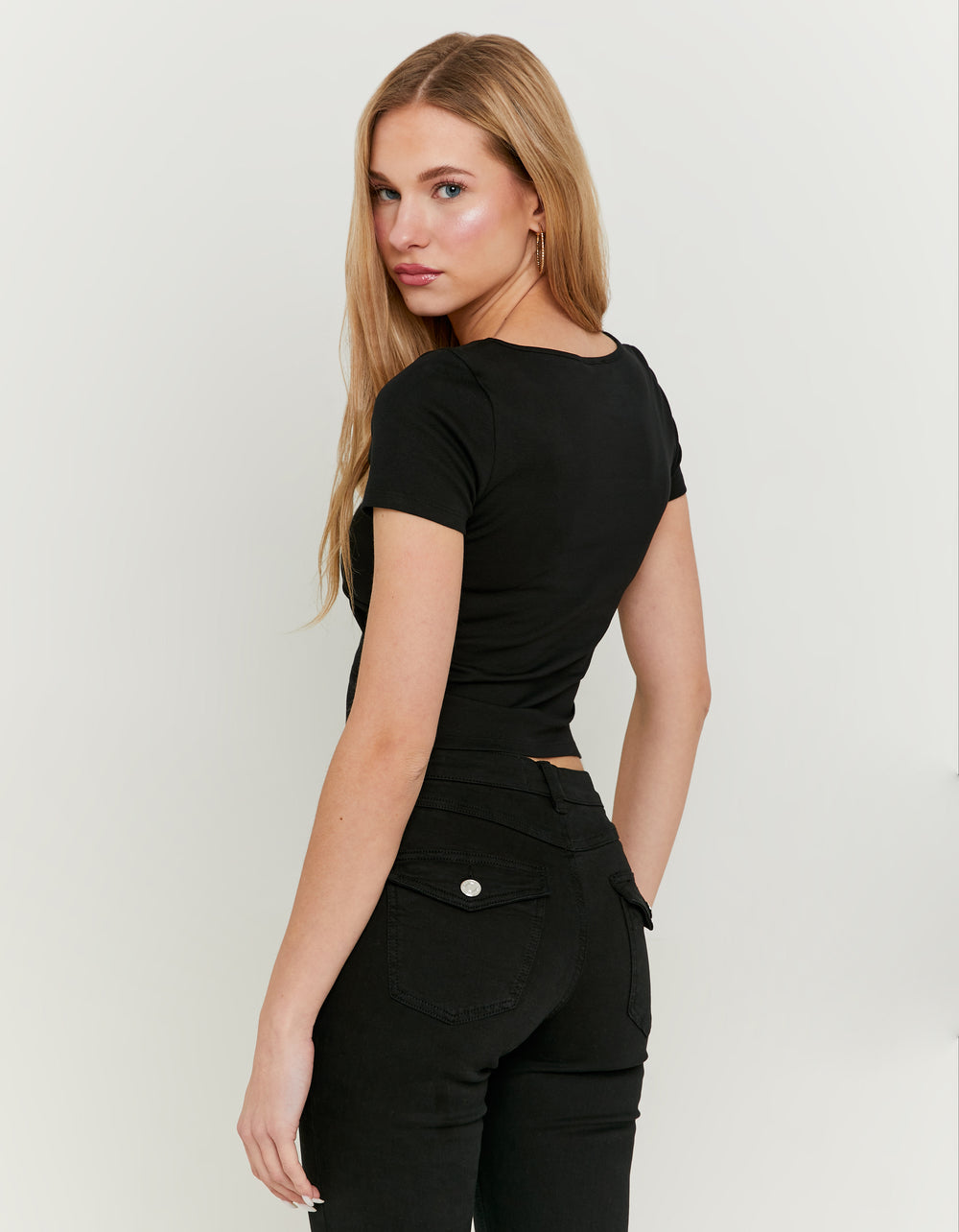 Basic Top with Twisted Front Knot | Black