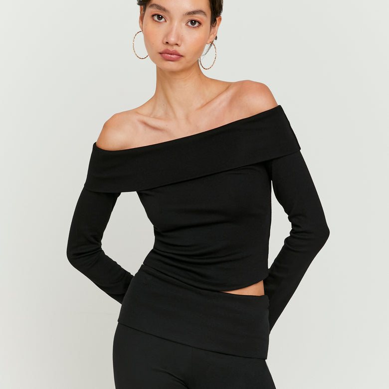 Off Shoulder T-Shirt | Black