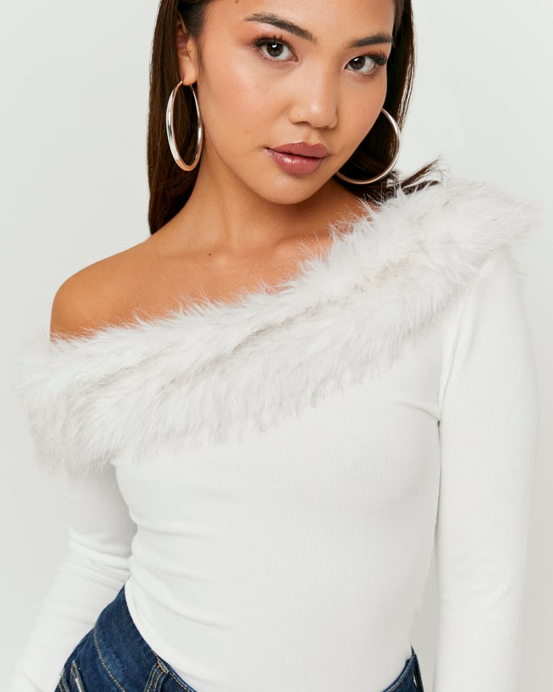 Asymmetric Top with Faux Fur | Off White