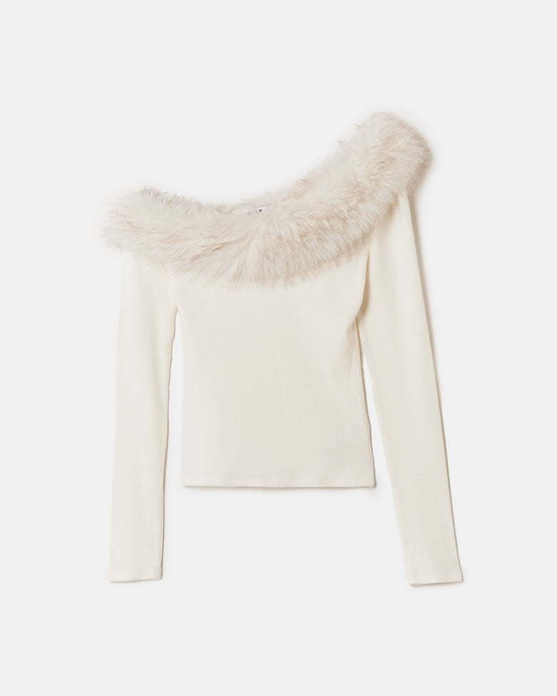 Asymmetric Top with Faux Fur | Off White