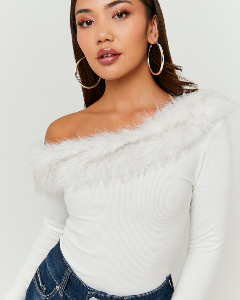 Asymmetric Top with Faux Fur | Off White