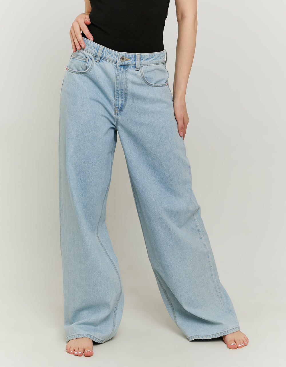 Mid Waist Baggy Jeans | Bleach Wash