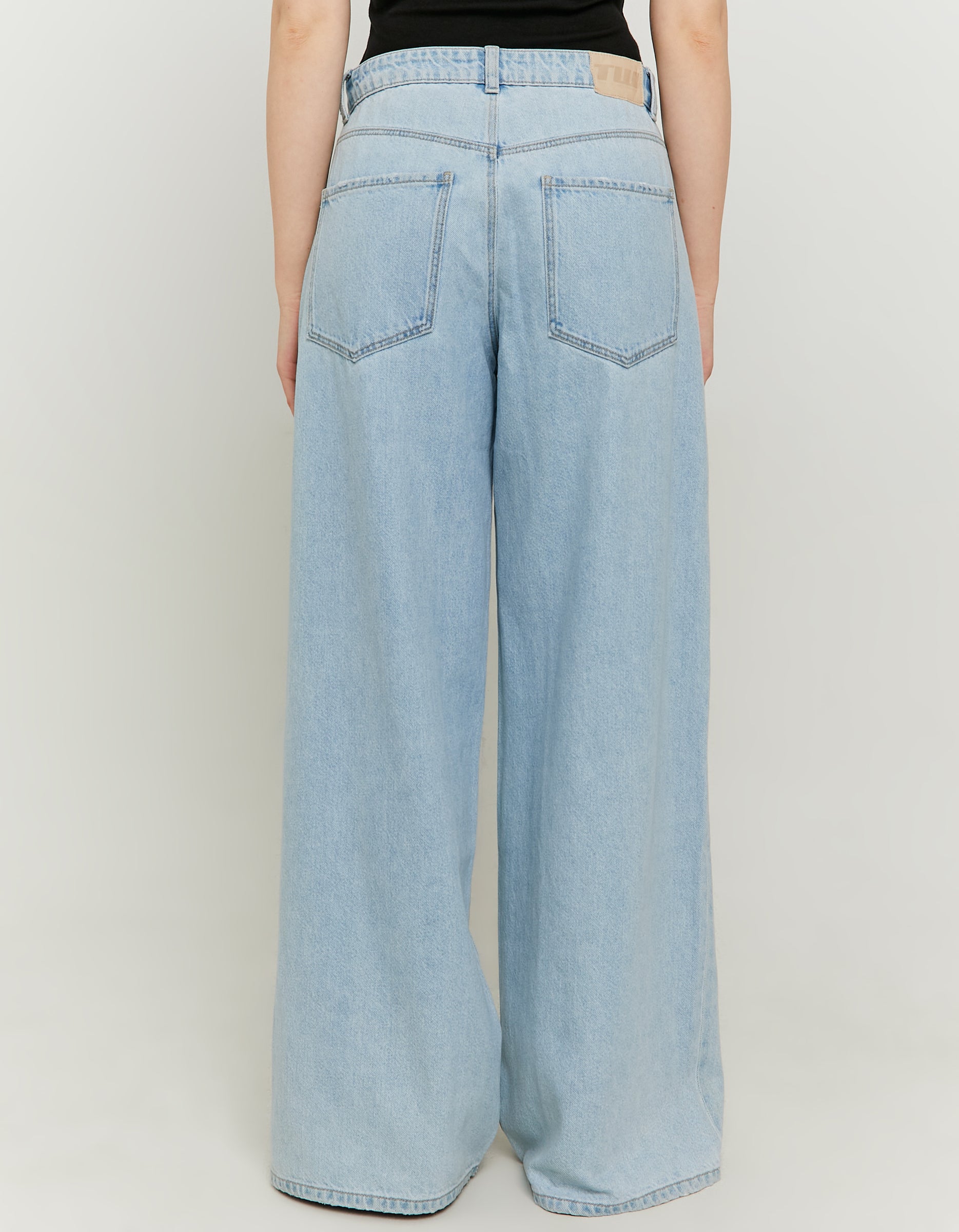 Mid Waist Baggy Jeans | Bleach Wash