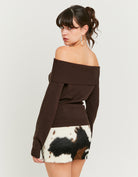 Off Shoulder Jumper | Brown