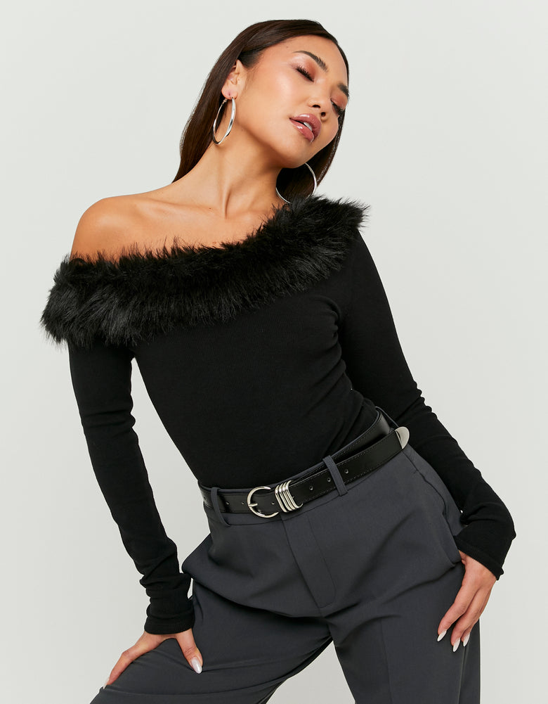 Asymmetric Top with Faux Fur | Black