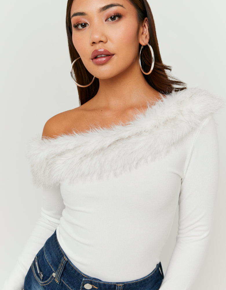 Asymmetric Top with Faux Fur | Off White
